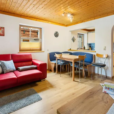 Attractive In Bramberg Am Wildkogel, With Ski-lift Nearby 브람베르크 암 빌트코겔