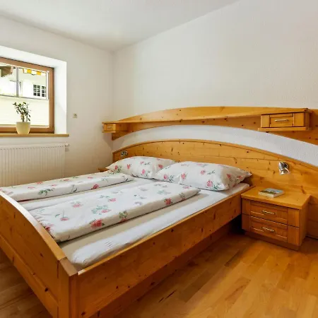 Attractive In Bramberg Am Wildkogel, With Ski-lift Nearby 아파트 *